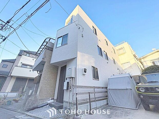 【～3階建て3LDK～】
2023年9月築の築浅住戸♪利便性に優れ穏やかな街並みに佇むお家。きれいな室内で新生活スタート。