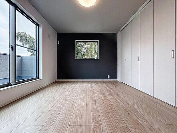 【アクセントクロスを採用♪】
インテリア映えするスタイリッシュな造りの洋室です♪