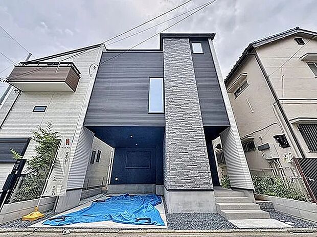 外観
「～3階建て4LDK～」20帖以上のLDK、豊富な収納、生活を彩る設備など、プラアスワンのポイントが詰まった邸宅です。