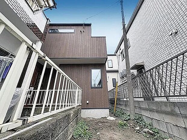 「～2階建て2SLDK～」16帖以上のLDK、豊富な収納、生活を彩る設備など、プラアスワンのポイントが詰まった邸宅です。