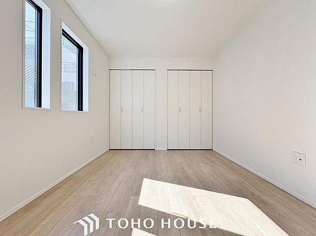 【リビング以外の居室】【窓あり×居室】
温もりある自然光を感じていただける居室です。