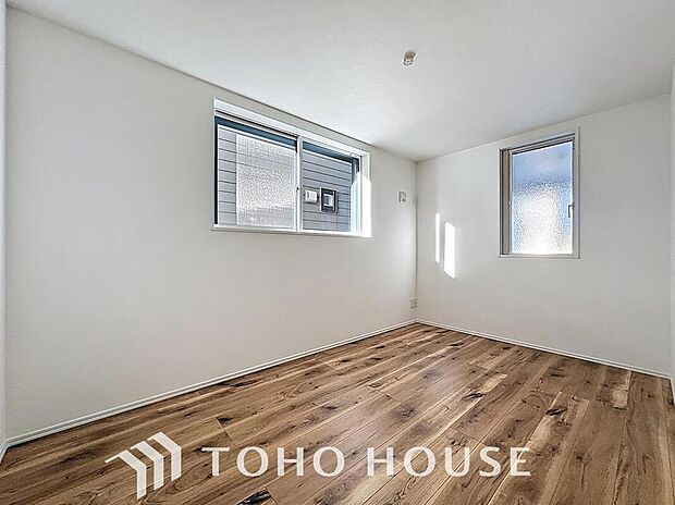 【リビング以外の居室】温もりある自然光を感じていただける居室です。