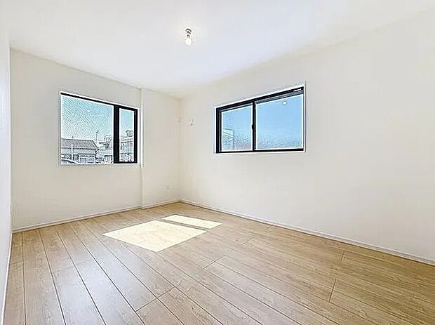 【子供部屋】「明るい居室」温もりある自然光を感じていただける居室です。飽きのこないナチュラルなデザインの空間は、色褪せることのない心地良さを作ります。
