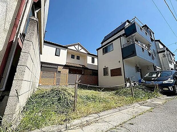 【現地外観写真】未完成物件の楽しみ～マイホームが育っていく姿を、特等席で眺める体験ができます♪