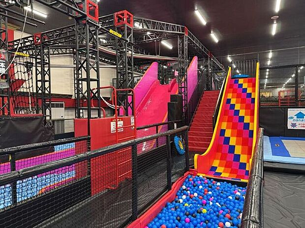 トランポリンパーク Mr.JUMP松戸店（約2,100m）