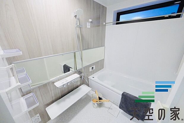 【施工例【内観】】【同仕様】一日の疲れを追い焚き付きのお風呂で癒してください。