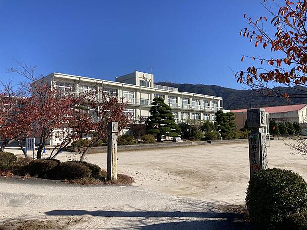 牟礼小学校(約1,200m・徒歩14分)