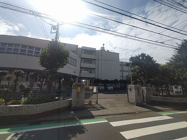 横浜市立六浦中学校（約1,000m）