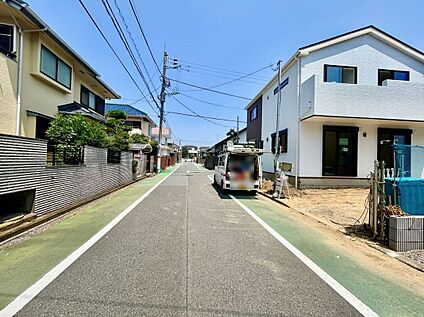 北側・前面道路