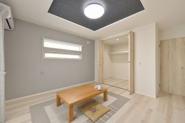 【佐土原1丁目　2号地　洋室】WIC付きで衣類もスッキリ。「自分時間」を大切にできる寝室です。