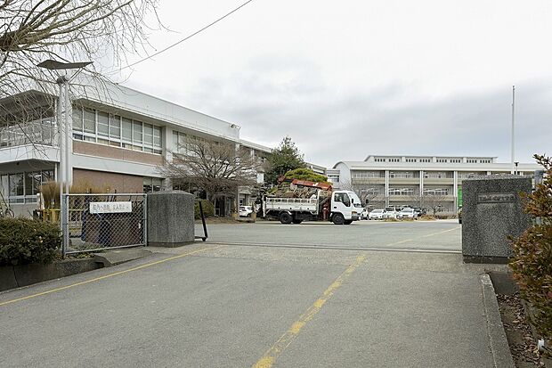 下益城城南中学校（約1,070m）