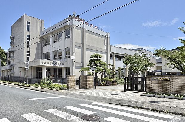 城南中学校（約600m）