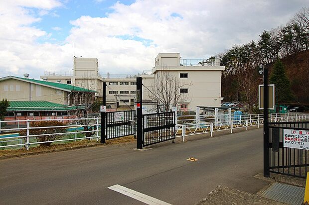 仙台市立折立小学校（約90m）