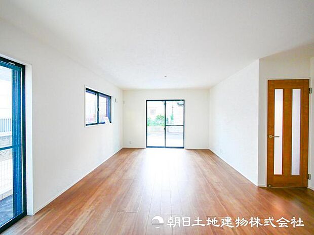 【リビング】一緒に過ごす時間を大切にできるリビングは個々のニーズに合わせても活用でき動線も確保され多種多様な空間です