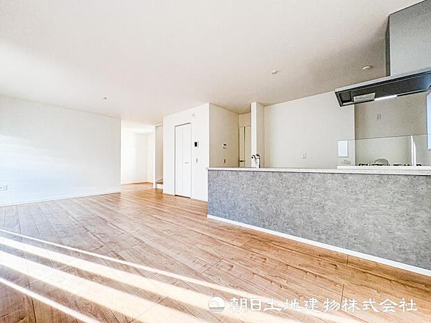 【リビング】一緒に過ごす時間を大切にできるリビングは個々のニーズに合わせても活用でき動線も確保され多種多様な空間です