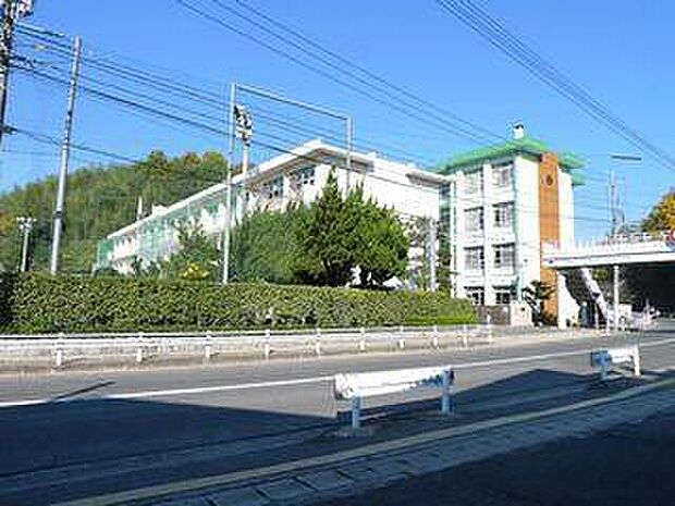 広島市立口田小学校(約856m)