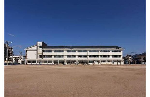 府中町立府中小学校(約774m)