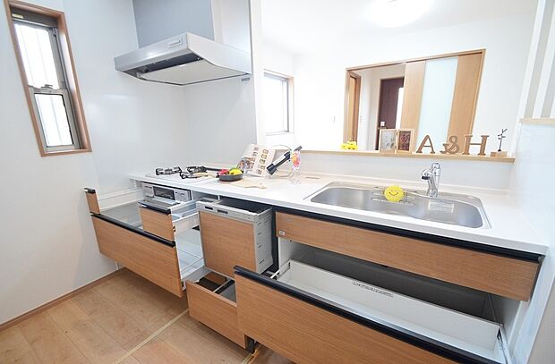 【キッチン収納】たっぷり収納でキッチンまわりもスッキリ♪