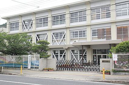大山崎小学校 約1120ｍ(徒歩14分)
