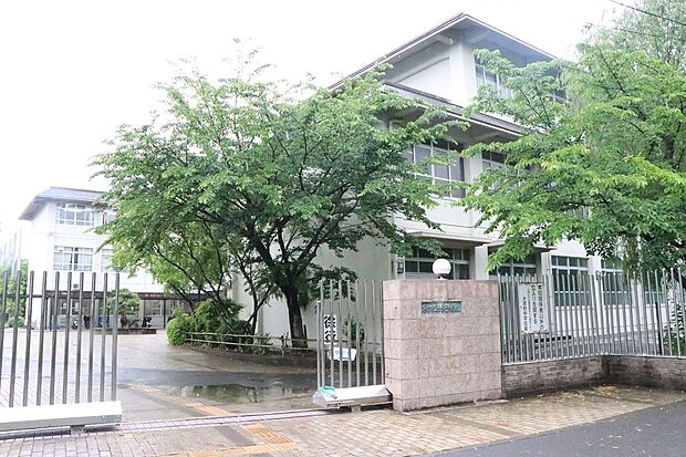 大原野中学校(約1,200m)