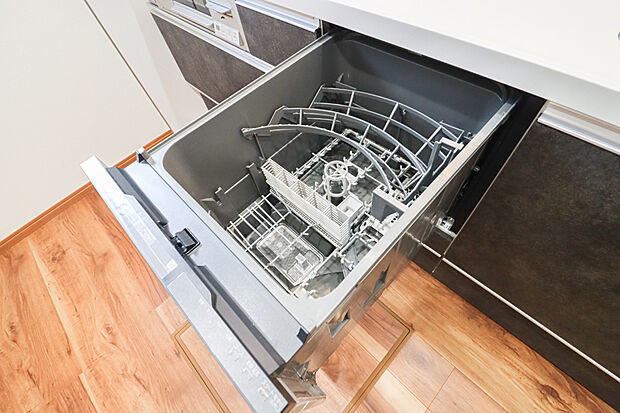 【【食器洗い乾燥機】】■後片付けをサポート!食事後の家族のくつろぎタイムもゆっくりともてます♪
■朝食準備や送り迎え…と忙しいママも大助かり!(写真撮影:R6.10)