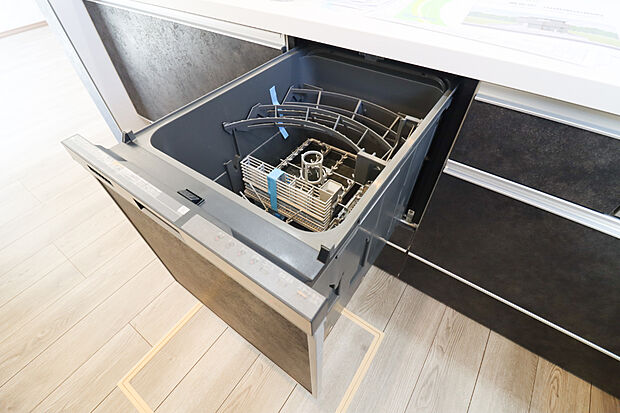 【【食器洗い乾燥機】】■後片付けをサポート!食事後の家族のくつろぎタイムもゆっくりともてます♪
■朝食準備や送り迎え…と忙しいママも大助かり!(写真撮影:R7.3)