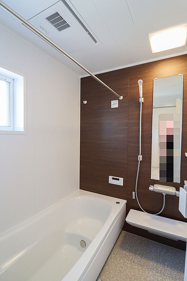 【【浴室】】■１坪タイプの浴室で１日の疲れをリフレッシュ♪窓が付いているので、浴室の換気も◎