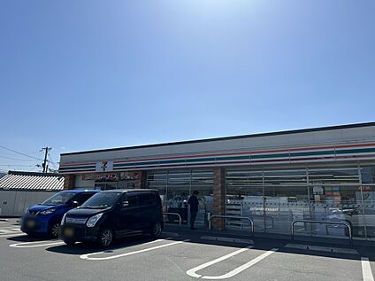 セブンイレブン 約206ｍ(徒歩３分)