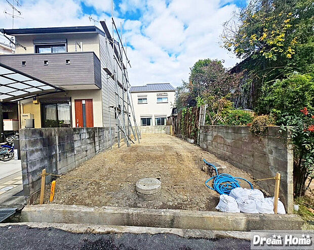 【現地】
お電話でご予約いただけましたらお仕事終わりの遅い時間などお客様のご都合に合わせてご対応させていただきます！現地（2025年10月）撮影