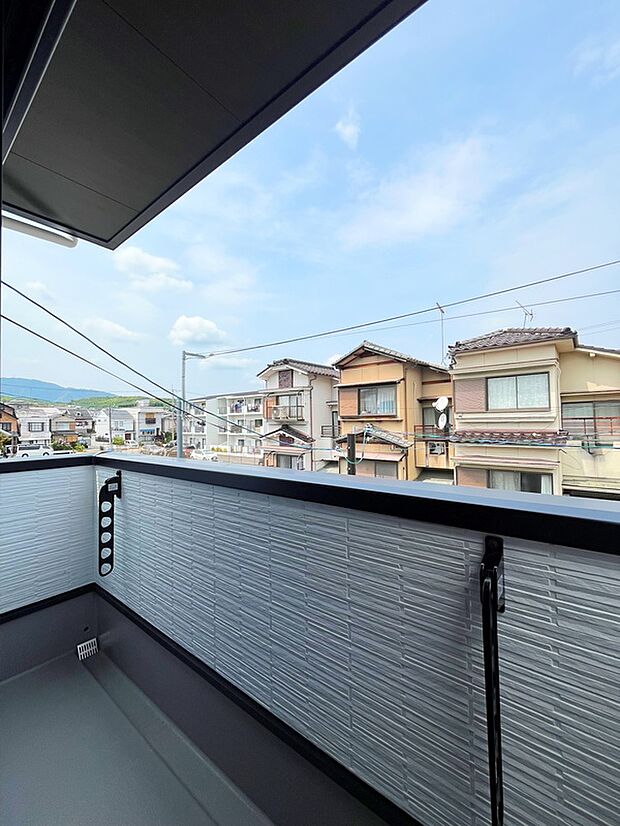 【【バルコニー(2階)】】バルコニーは全部で3か所ございます。