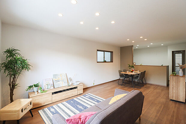 【【ドリームタウンシリーズ施工例:リビング】】\弊社の新築施工例です/「実際にどんな仕様の建物が建つの?」そんな方!モデルハウスへご招待致します!