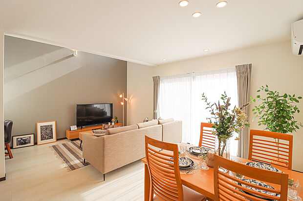 【【施工例】】大切なご家族が集まるからこそLDKはこだわりたい!子供たちが走り回っても十分な広さです。