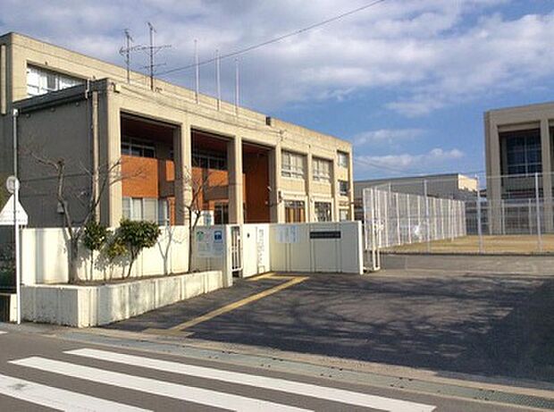 向日市立西ノ岡中学校