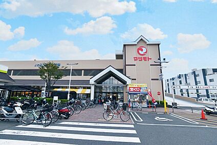 スーパーマツモト向日店 約631ｍ