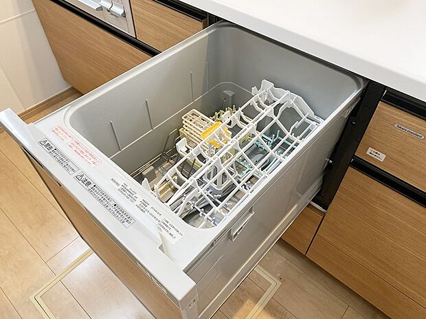 【【ドリームタウン共通仕様：食器洗浄乾燥機】】■後片付けをサポート！食事後の家族のくつろぎタイムもゆっくりと過ごせます♪
■朝食準備や送り迎え…と忙しいママも大助かり！