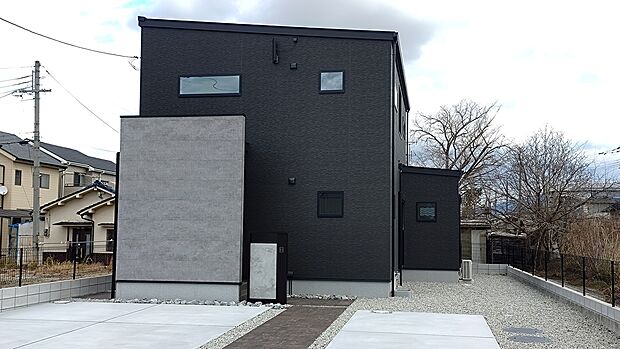 「隠れ家」のような2階建住宅