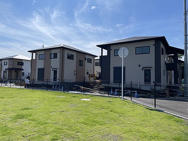 【分譲地街並み】成田空港・富里ICに近く、利便性と豊かな自然を兼ね備えた分譲地
