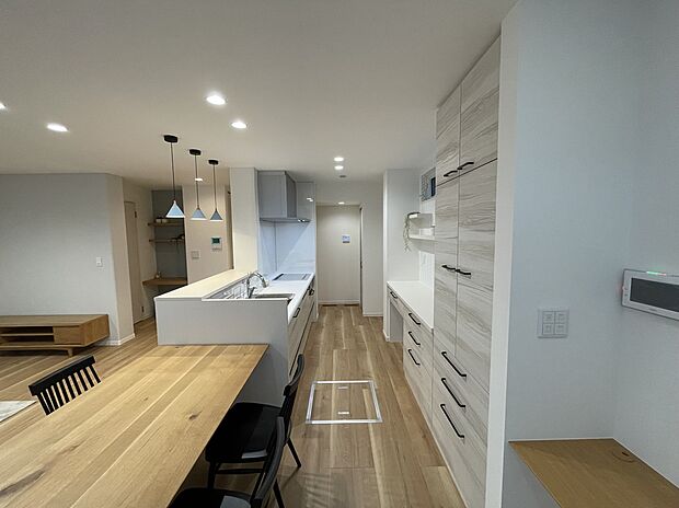 【キッチン】収納量も豊富な使い勝手の良い広々としたスペースを確保