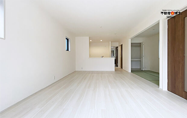 ～豊郷町安食南　　新築戸建～全2棟
1号棟　リビング