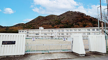 夢前中学校 500～590ｍ(徒歩約7～8分)