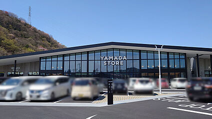 ヤマダストアー新青山店 650ｍ～700ｍ(徒歩9分)