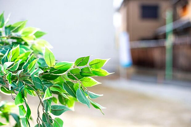 【三和町1丁目】
イオンタウン豊中庄内まで徒歩3分をはじめ、買物施設が点在する便利な住環境◎2026年4月には、庄内よつば学園(小中一貫校)が徒歩9分の場所に開校予定です。