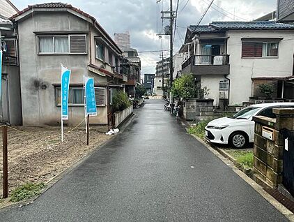 【前面道路含む現地写真】