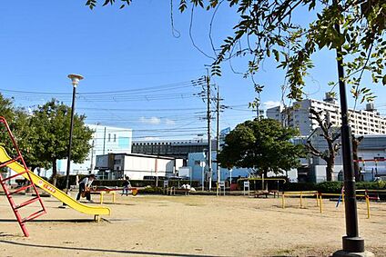 別府公園 約750m(徒歩10分)
