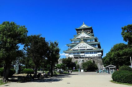 大阪城公園 約2400m(徒歩30分(自転車10分))