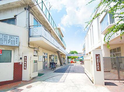聖化保育園 約450m(徒歩6分)
