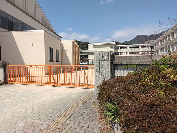 廿日市市立大野東小学校(約2,495m)