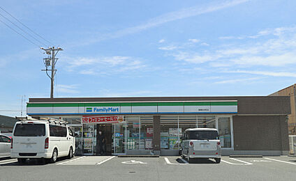 ファミリーマート豊橋松井町店 670ｍ(徒歩9分)