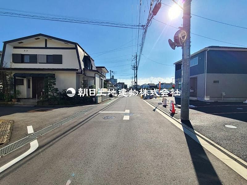 交通量の少ない閑静な住宅地に位置しております。永住の地にふさわしい「安らぎ」を現地で感じてください。　