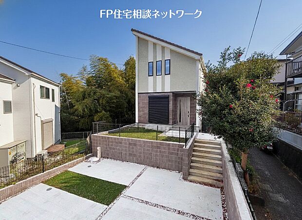 閑静な住宅地で子育て家族にピッタリ。毎日のお散歩も快適な緑に恵まれたエリアで、自然に包まれた穏やかな暮らしを実現するための、ゆとりある住環境が整っています。